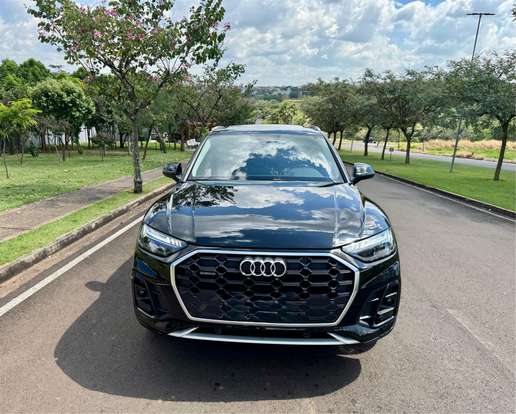 AUDI-Q5-2022