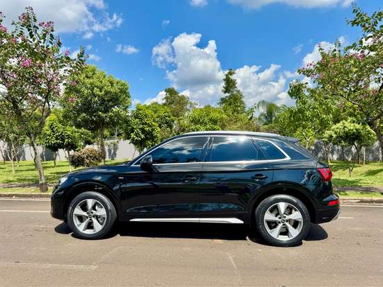 AUDI-Q5-2022