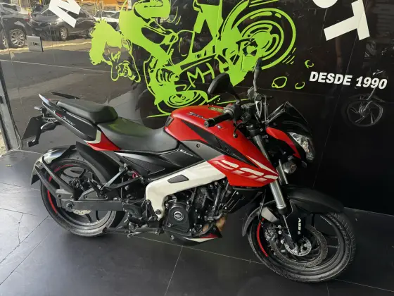 BAJAJ DOMINAR 200 