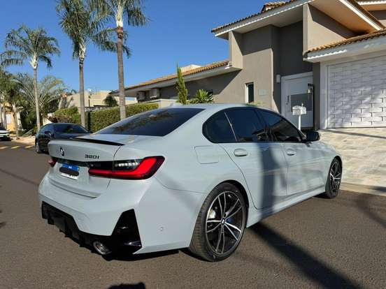 BMW-320i-2024