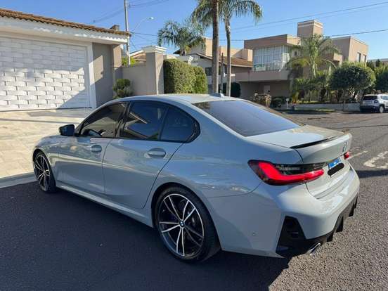 BMW-320i-2024