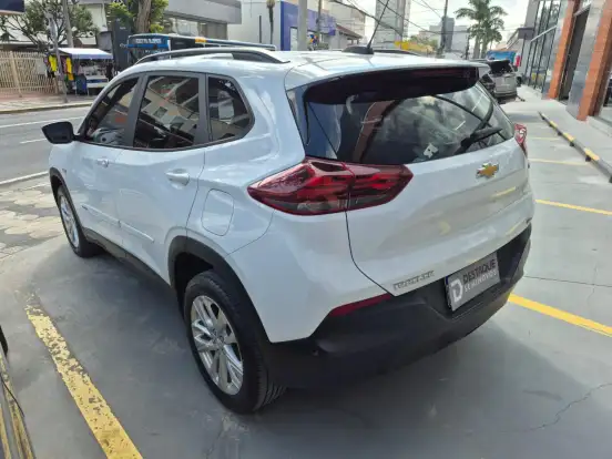 CHEVROLET-TRACKER-2023