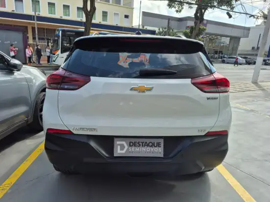 CHEVROLET-TRACKER-2023