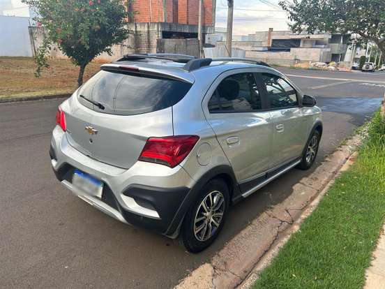 CHEVROLET-ONIX-2017