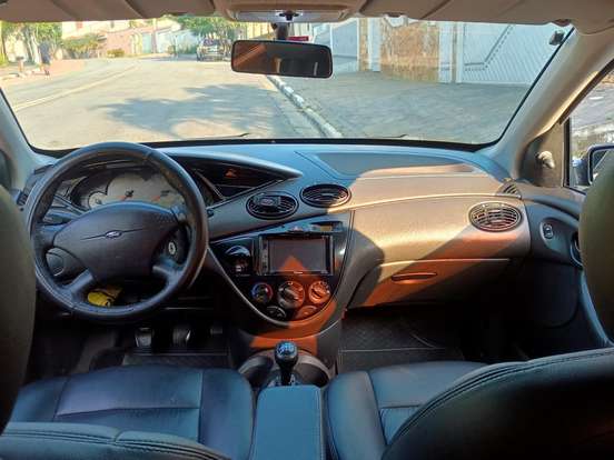 FORD-FOCUS-1.6 GLX 8V GASOLINA 4P MANUAL FORD-FOCUS-2005