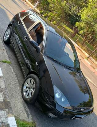 FORD-FOCUS-2005