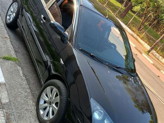 FORD-FOCUS-1.6 GLX 8V GASOLINA 4P MANUAL FORD-FOCUS-2005