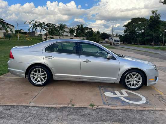 FORD-FUSION-2012
