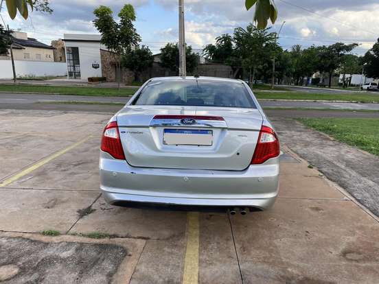 FORD-FUSION-2012