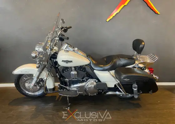 HARLEY-DAVIDSON ROAD KING CLASSIC 