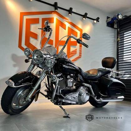 HARLEY-DAVIDSON ROAD KING CLASSIC 