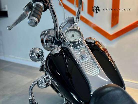 HARLEY-DAVIDSON-ROAD KING CLASSIC HARLEY-DAVIDSON-ROAD KING CLASSIC-2006