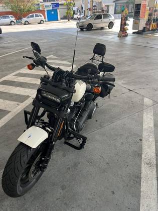 HARLEY-DAVIDSON SOFTAIL FAT BOB 107 