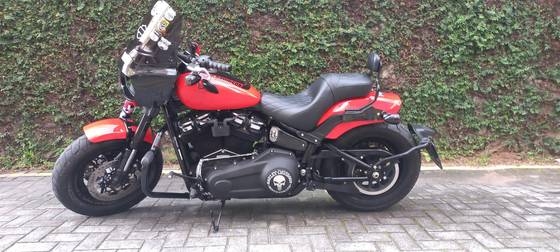 HARLEY-DAVIDSON SOFTAIL FAT BOB 107 