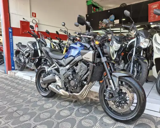 HONDA-CB 650R E-CLUTCH-2025