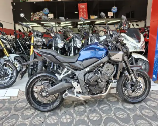 HONDA-CB 650R E-CLUTCH-2025