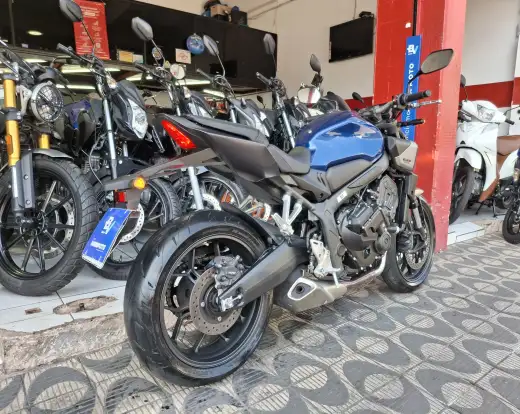 HONDA-CB 650R E-CLUTCH-2025