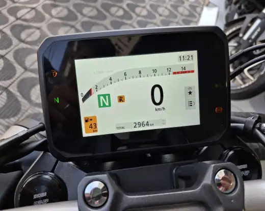 HONDA-CB 650R E-CLUTCH-2025