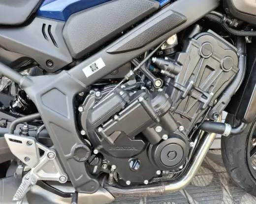 HONDA-CB 650R E-CLUTCH HONDA-CB 650R E-CLUTCH-2025