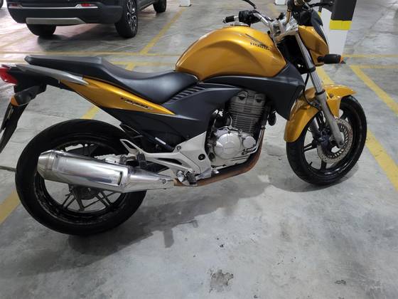 HONDA CB 300R 