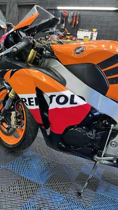 HONDA-CBR 1000RR REPSOL-2011