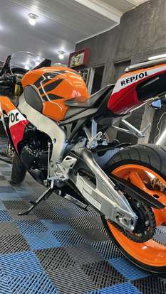 HONDA-CBR 1000RR REPSOL-2011