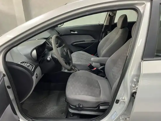 HYUNDAI-HB20S-2016
