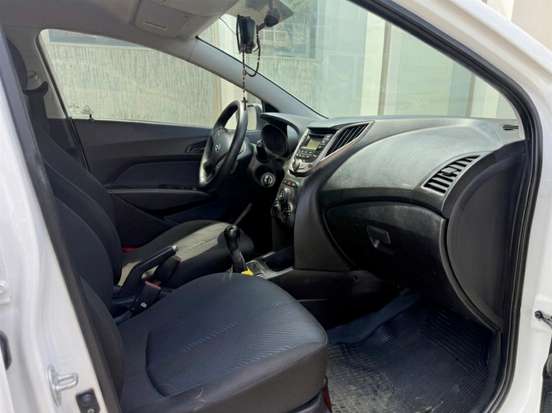 HYUNDAI-HB20-2013