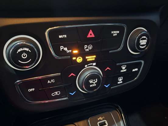 JEEP-COMPASS-2.0 16V DIESEL LIMITED 4X4 AUTOMÁTICO JEEP-COMPASS-2020