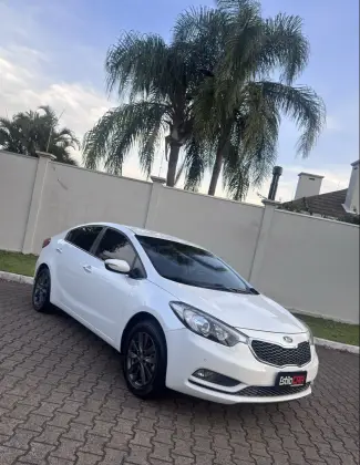 KIA CERATO 1.6 E.294 SEDAN 16V GASOLINA 4P AUTOMÁTICO