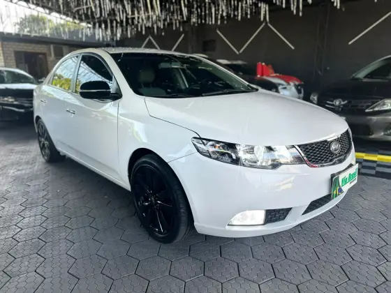 KIA CERATO 1.6 SX3 16V GASOLINA 4P AUTOMÁTICO