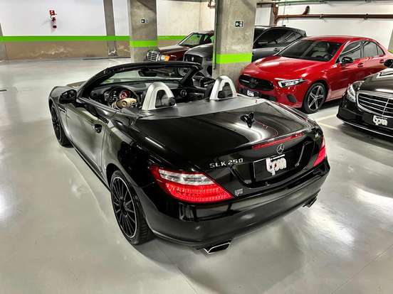 MERCEDES-BENZ-SLK 200-2011