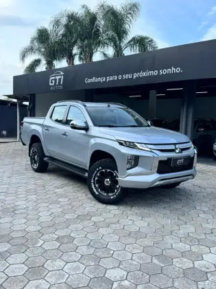 MITSUBISHI L200 TRITON 2.4 16V TURBO DIESEL SPORT HPE CD 4P 4X4 AUTOMÁTICO