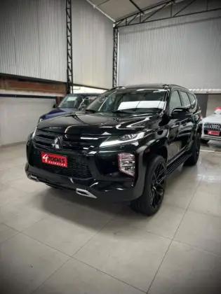 MITSUBISHI PAJERO SPORT 2.4 16V MIVEC TURBO DIESEL LEGEND BLACK AWD AUTOMÁTICO