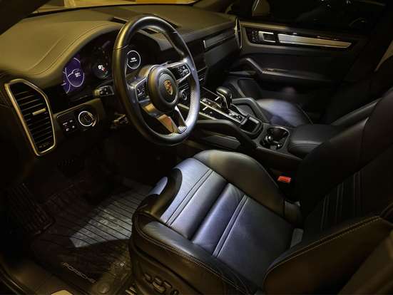 PORSCHE-CAYENNE-2022