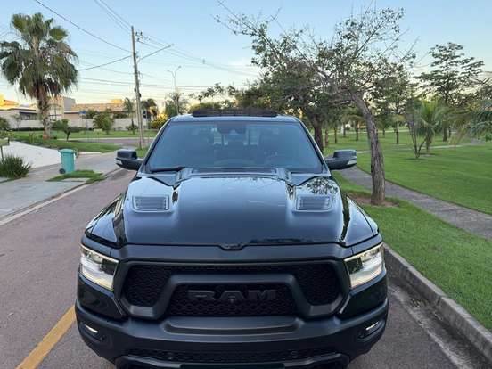 RAM-1500-5.7 V8 GASOLINA REBEL CD 4X4 AUTOMÁTICO RAM-1500-2022