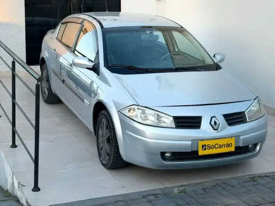 RENAULT MEGANE 2.0 DYNAMIQUE SEDAN 16V GASOLINA 4P AUTOMÁTICO