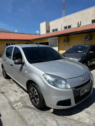 RENAULT SANDERO 1.0 AUTHENTIQUE 16V FLEX 4P MANUAL RENAULT SANDERO 1.0 AUTHENTIQUE 16V FLEX 4P MANUAL