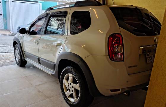 RENAULT DUSTER 2.0 DYNAMIQUE 4X2 16V FLEX 4P AUTOMÁTICO