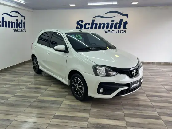 TOYOTA ETIOS 1.5 PLATINUM 16V FLEX 4P AUTOMÁTICO
