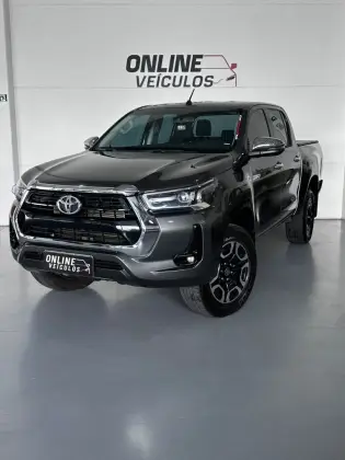 TOYOTA HILUX 2.8 D-4D TURBO DIESEL CD SRV 4X4 AUTOMÁTICO
