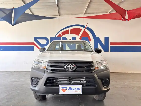 TOYOTA HILUX 2.8 D-4D TURBO DIESEL CS 4X4 MANUAL