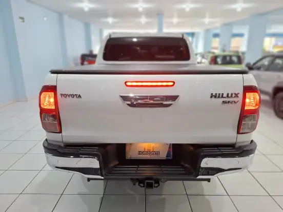 TOYOTA-HILUX-2017