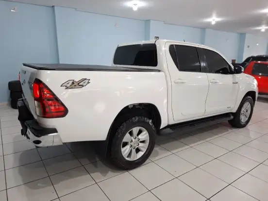 TOYOTA-HILUX-2.8 SRV 4X4 CD 16V DIESEL 4P AUTOMÁTICO TOYOTA-HILUX-2017