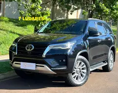 TOYOTA HILUX 2.8 D-4D TURBO DIESEL CD SRX 4X4 AUTOMÁTICO TOYOTA HILUX 2.8 D-4D TURBO DIESEL CD SRX 4X4 AUTOMÁTICO
