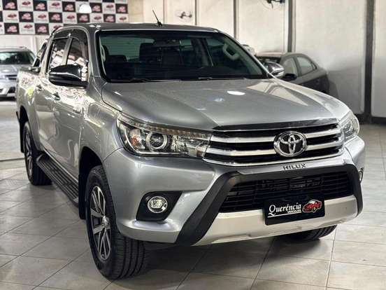 TOYOTA-HILUX-2017
