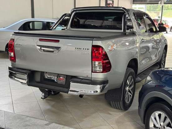 TOYOTA-HILUX-2.8 SRX 4X4 CD 16V DIESEL 4P AUTOMÁTICO TOYOTA-HILUX-2017