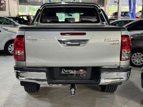 TOYOTA-HILUX-2017