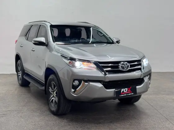 TOYOTA HILUX SW4 2.7 SR 4X2 16V FLEX 4P AUTOMÁTICO