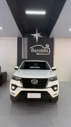 TOYOTA HILUX SW4 2.7 VVT-i FLEX SRV 7L 4X2 AUTOMÁTICO